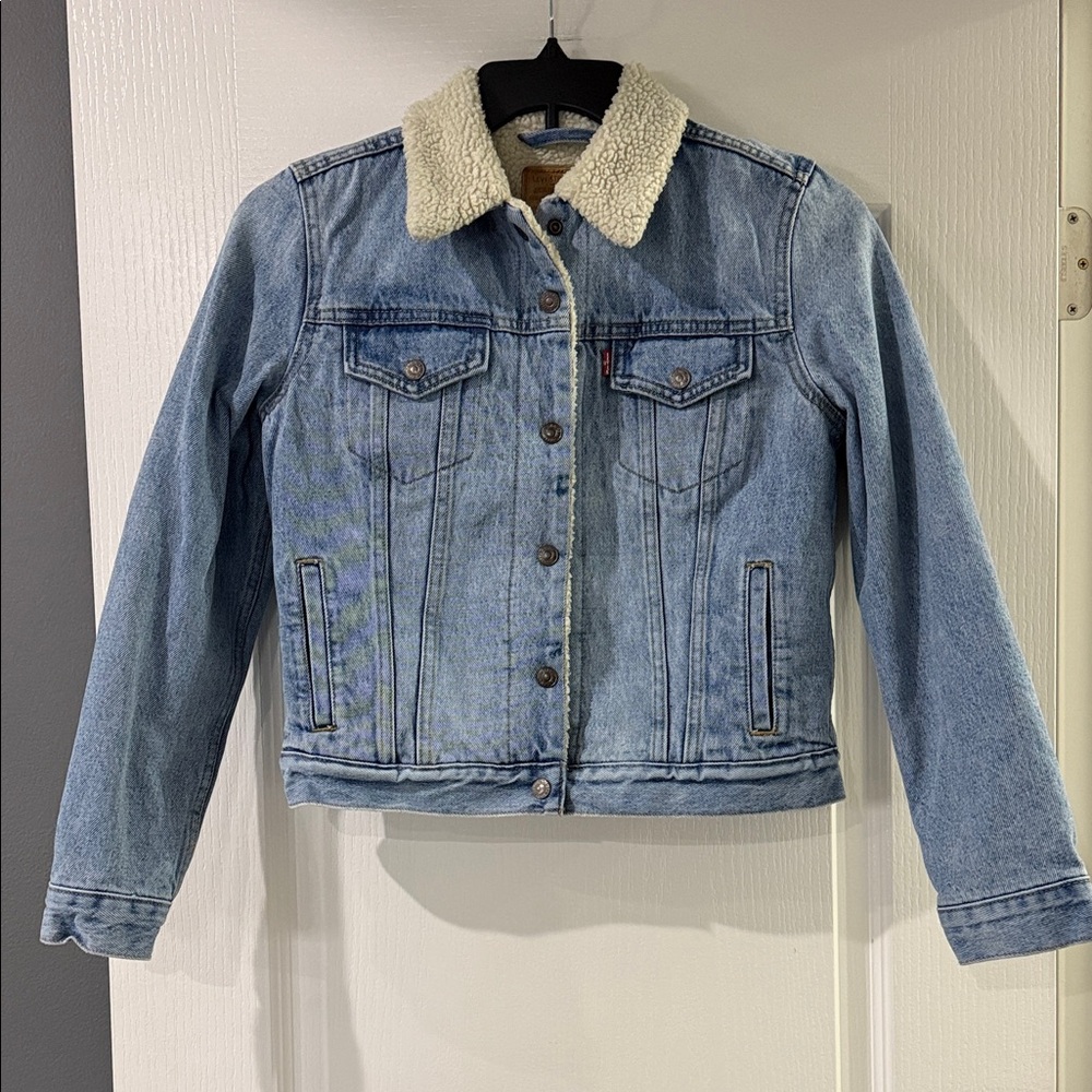 Levi's Premium Denim Sherpa Lined Jean Jacket Snap Button Trucker Jacket S NWOT